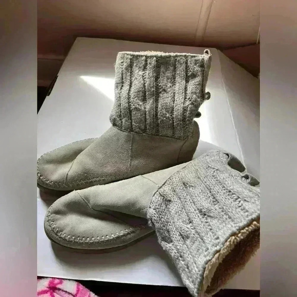 Toms Nepal Suede/Knit Upper Faux Fur Pull On Boots Size 7 - Picture 6 of 10